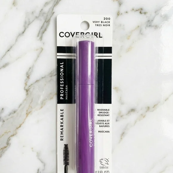 COVERGIRL Professional Mascara in Purple and Black - Picture 1 of 1